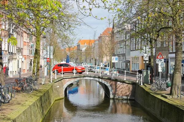 Canal en Delft, Holanda — Foto de Stock