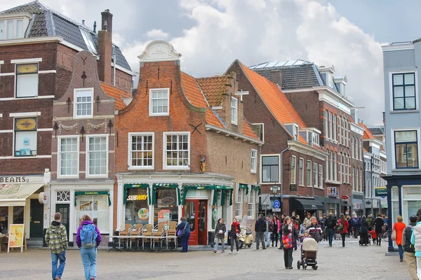 A praça central em Delft. Países Baixos — Fotografia de Stock
