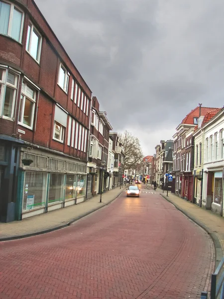 Nas ruas da cidade holandesa de Gorinchem. Países Baixos . — Fotografia de Stock