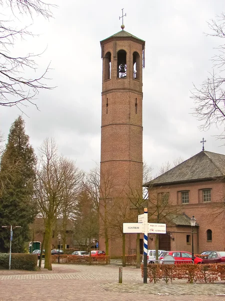 Heusden のオランダの町の教会. — ストック写真