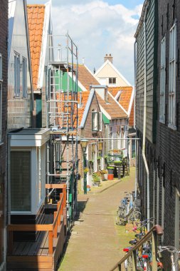 Volendam Hollandalı şehirdeki sokak. Hollanda 