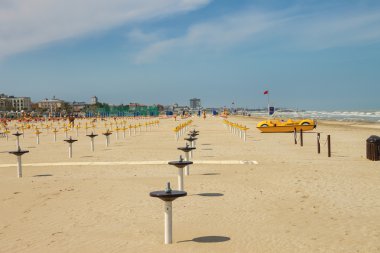 Bahar plaj. sezon için hazırlanıyor. Cervia, İtalya