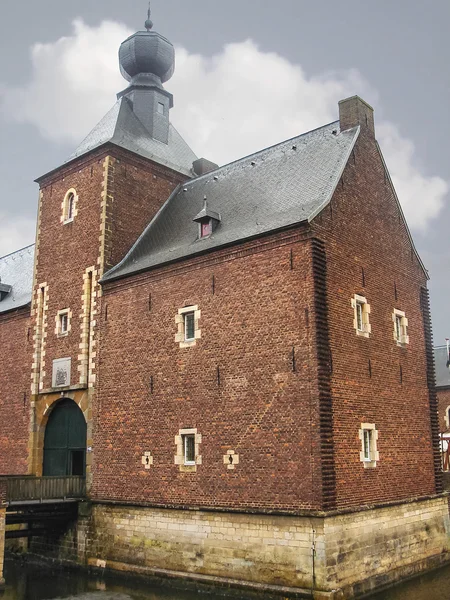 Kasteel hoensbroek, en ünlü Hollandalı kaleler. Heerle — Stok fotoğraf