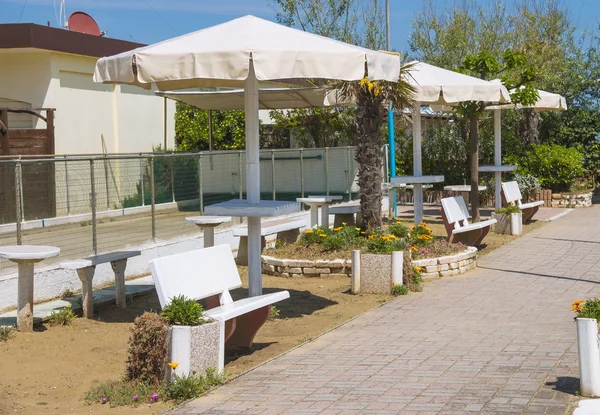 Resort hotel sulla costa in primavera — Foto Stock