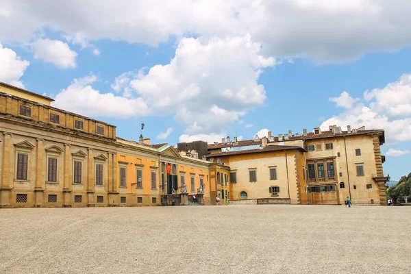 Turistas perto do Palazzo Pitti. Florença, Itália — Fotografia de Stock