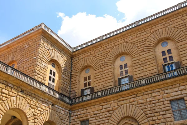 Palazzo Pitti, il più grande palazzo di Firenze. Italia — Foto Stock