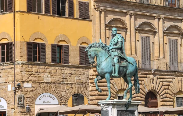 Ryttarstaty av cosimo de ' medici. Florens, Italien — Stockfoto