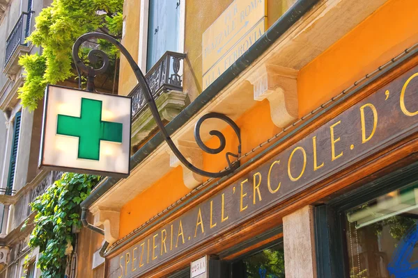 Pharmacy building in Venice, Italy — Stock Photo, Image