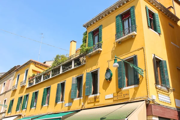 Pintoresca casa en Venecia, Italia — Foto de Stock