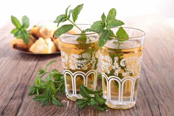 Bicchieri di tè con menta — Foto Stock