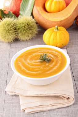 Balkabağı çorbası.