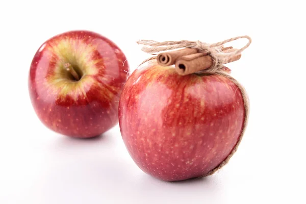 Pomme rouge et cannelle — Photo