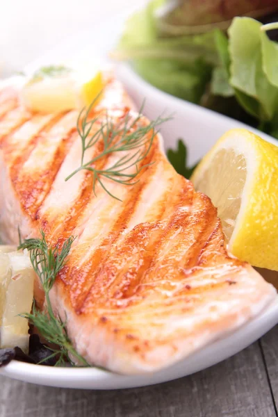 Gegrillter Lachs — Stockfoto