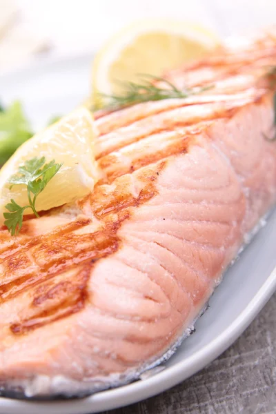 Gegrilde zalm — Stockfoto