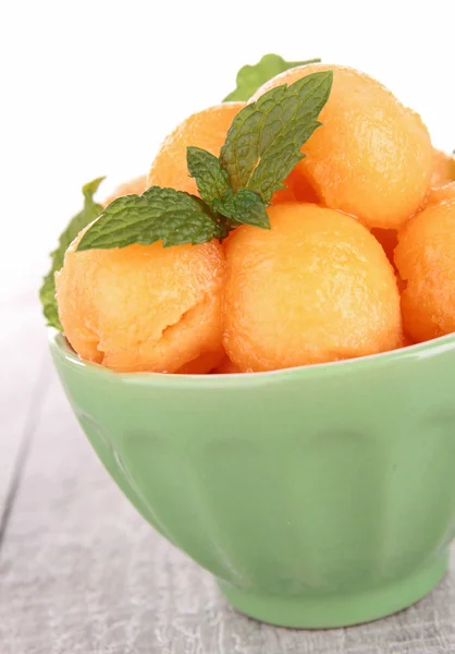 Melon and mint — Stock Photo, Image