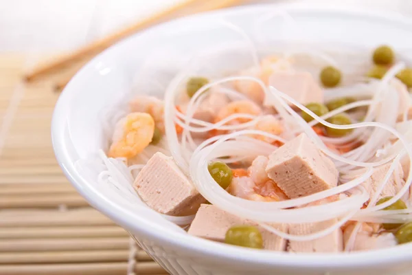 Zupę z tofu i krewetki — Zdjęcie stockowe