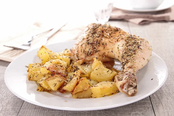 Chicken grilled and potato — Stock Photo, Image