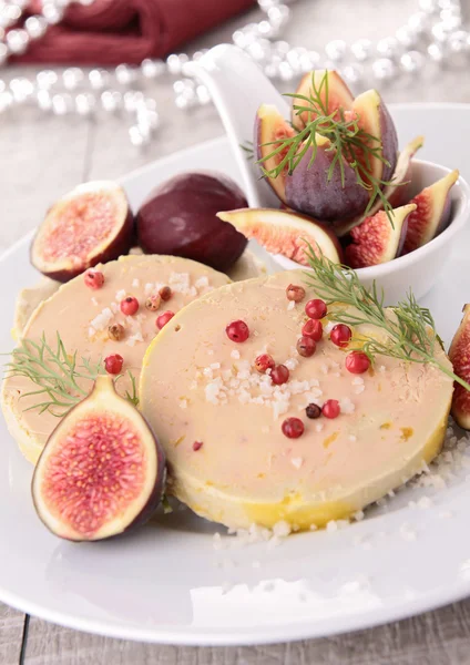 Slice of foie gras and fig — Stock Photo, Image