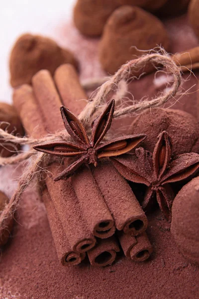 Chocolate truffe and spice — Stock Photo, Image