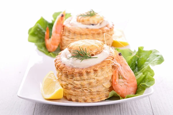 Puff pastry with shrimp — Stock Photo, Image