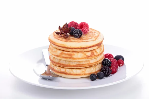 Panquecas com frutos de bagas — Fotografia de Stock