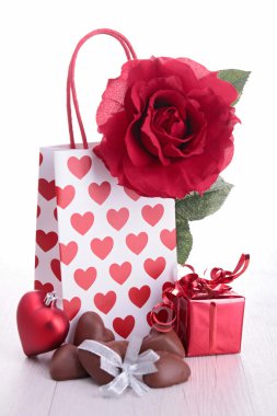 Sevgililer Hediyelik ve çikolatalar