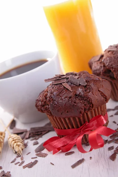 Muffin au chocolat, café et jus d'orange — Photo