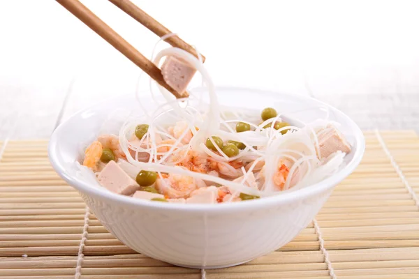 Chinese soep en eetstokjes — Stockfoto