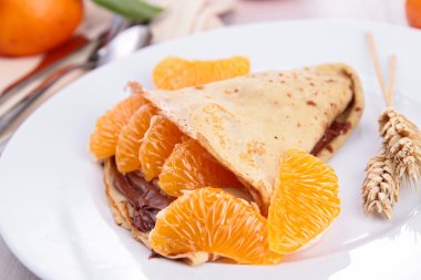 Krep mandalina ve çikolata ile