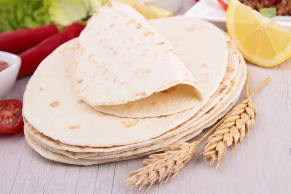 Flour tortilla and ingredient — Stock Photo, Image