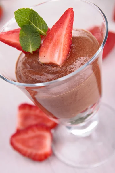 草莓巧克力慕斯 — 图库照片