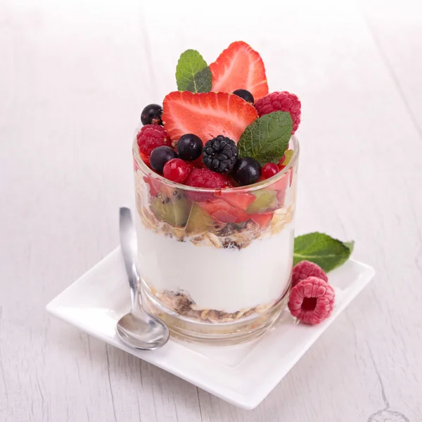 Café da manhã saudável com frutas — Fotografia de Stock