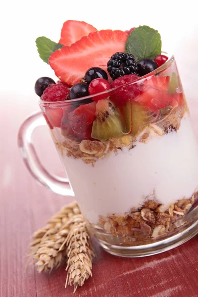 Gesundes Frühstück mit Früchten — Stockfoto