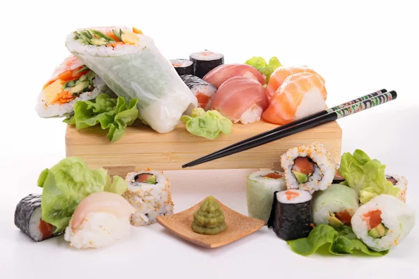 Sortiment av sushi och maki — Stockfoto