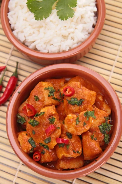 Körili tavuk ve pilav.