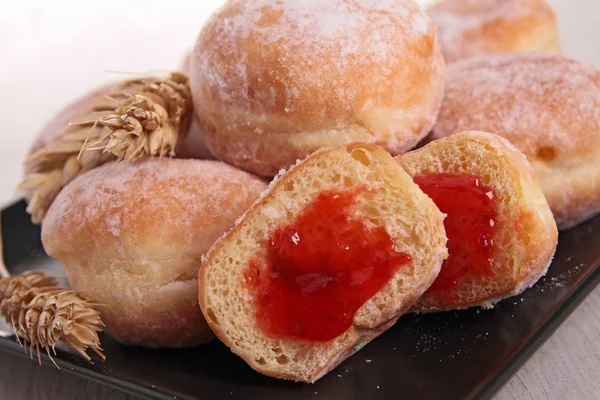 Gastronomische donuts met jam — Stockfoto
