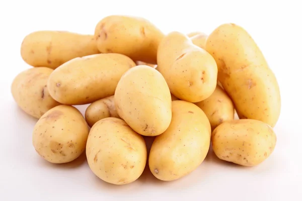 Geïsoleerde rauwe aardappel — Stockfoto