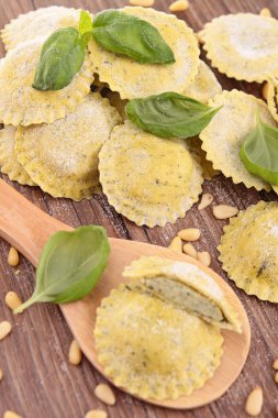 pişmemiş makarna çeşitleri