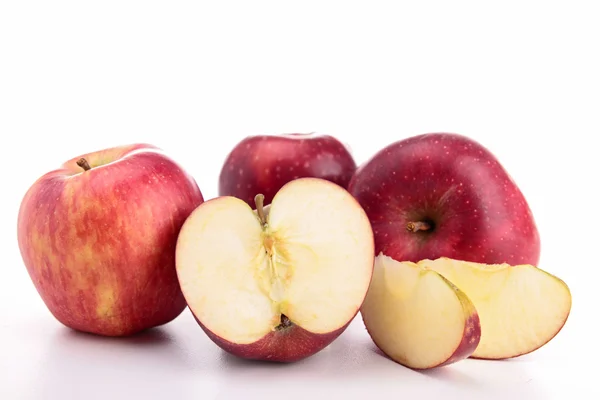 Isolierter roter Apfel — Stockfoto