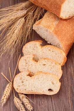 ahşap zemin üzerine ekmek