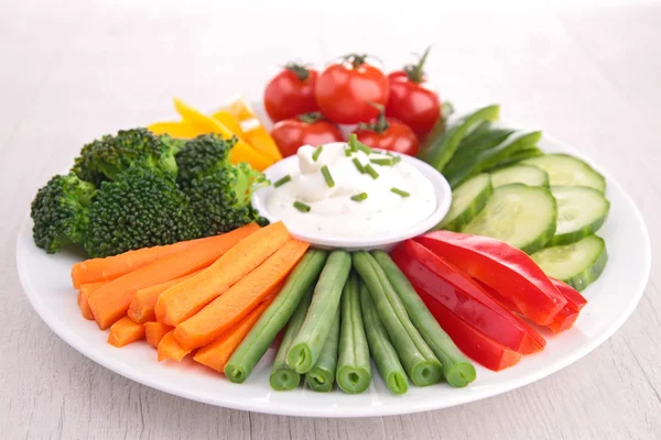 Vegetables and dip — Stock Photo, Image