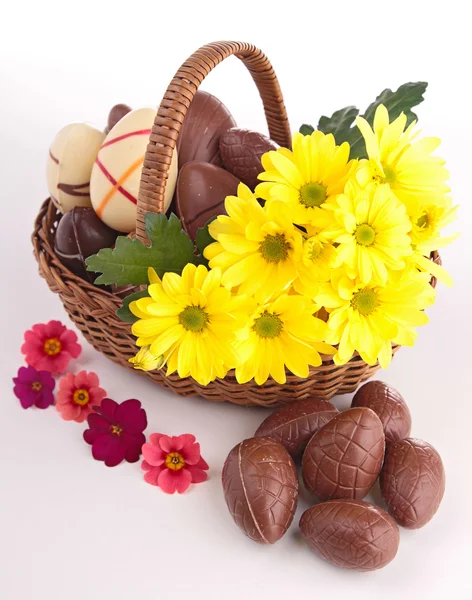 Easter basket with chocolates — Stock Photo, Image