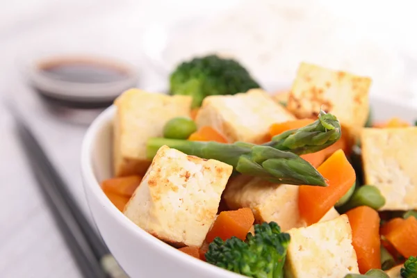 Tofu y verduras — Foto de Stock