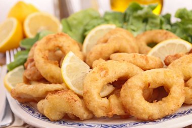 marul ile kalamar halkaları