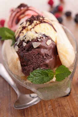 gurme banana split