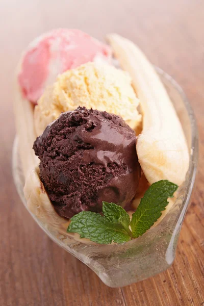 Gourmet banana split — Stock Photo, Image