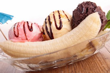 gurme banana split