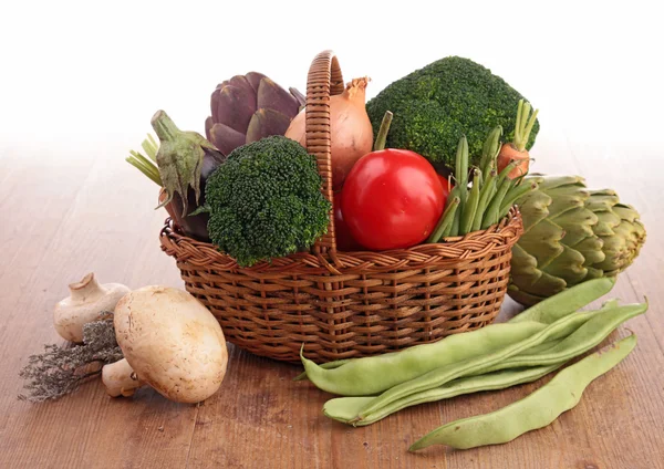 Świeże surowe warzywa — Zdjęcie stockowe