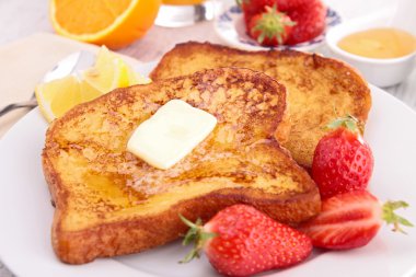 çilek ile şeker ekmeği