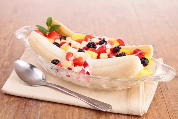 Fresh fruits salad — Stock Photo, Image